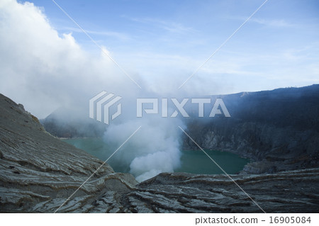 Volcano Ijen, Java, Indonesia, bright colorful  16905084