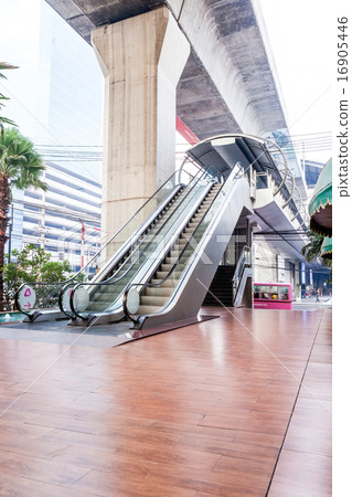 escalator 16905446