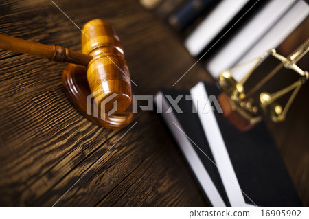 Wooden gavel barrister, justice concept, legal Wooden gavel barrister, justice concept, legal 16905902