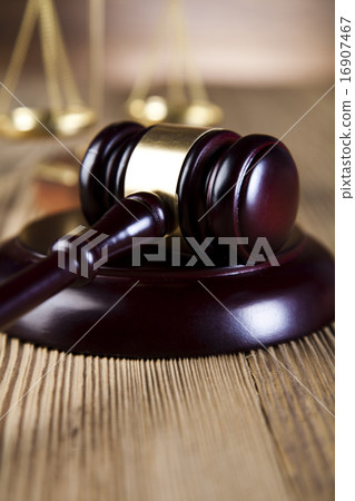 Gavel on books, ambient light vivid theme 16907467