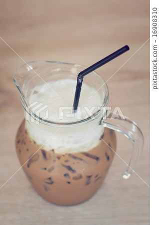 iced coffee iced coffee 16908310
