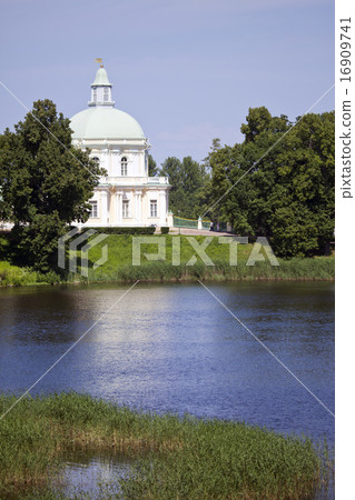 lower park. Big Menshikovsky palace. lower park. Big Menshikovsky palace. 16909741