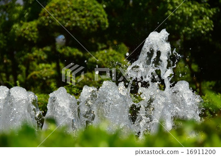 在Makuhari Messe前面的噴泉 16911200