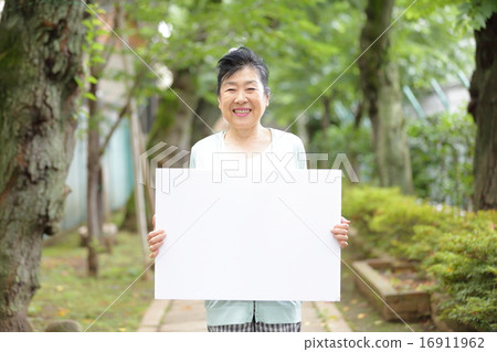 Mature older with message board 16911962