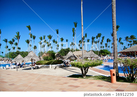 Luxury tropical hotel resort Luxury tropical hotel resort 16912250