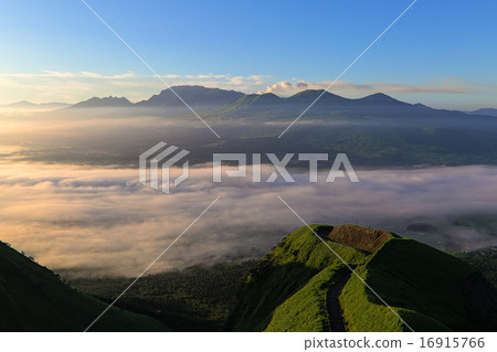 Laputa road in the sea of clouds and Aso Godake 16915766