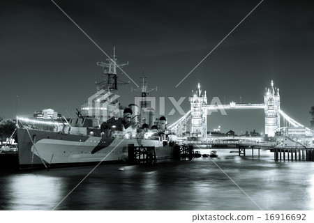 Thames River London Thames River London 16916692