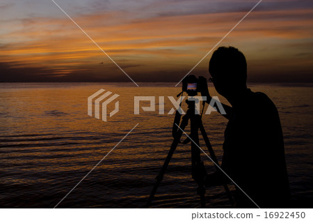 Photographer take photo at sea Photographer take photo at sea 16922450