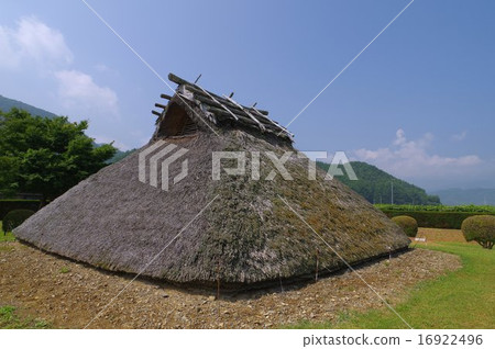Nagano Prefecture Shiojiri City National Historic Site Hiraizu Archaeological Site (Jomon - Yayoi - Kofun - Heian Period Settlement Site) Reproduction of the Pit Dwelling in the Kofun Period 16922496
