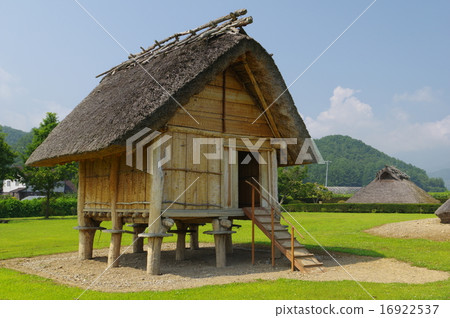 長野縣鹽尻市國立歷史遺跡平井考古遺址（古墳時期高層建築倉庫的再現）鳥類寬闊的風景 16922537