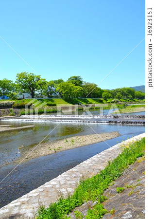 Scenery of the Kamogawa River in Kyoto Scenery of the Kamogawa River in Kyoto 16923151