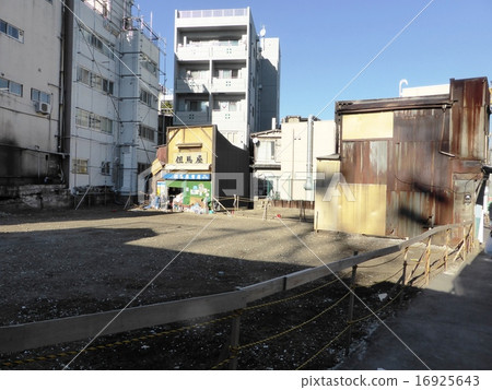 Disappearing scene Sharkokuzawa Kitaguchi Station Front Market Market after World War II Food Market 16925643