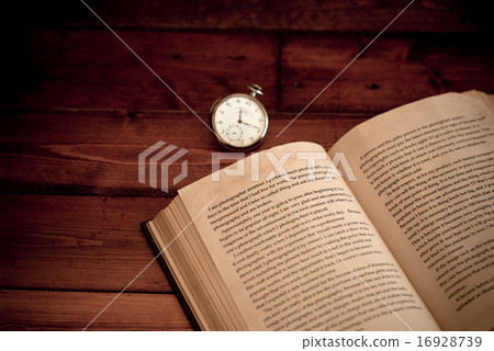 古董圖像（第二本書字母懷錶） 16928739