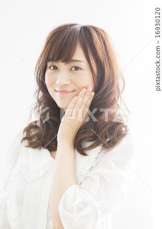 Portrait young lady 16930120