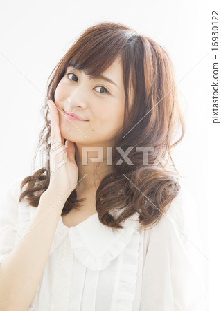 Portrait young lady 16930122