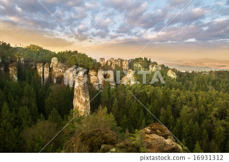 Sandstone formations in Bohemian Paradise, hdr 16931312