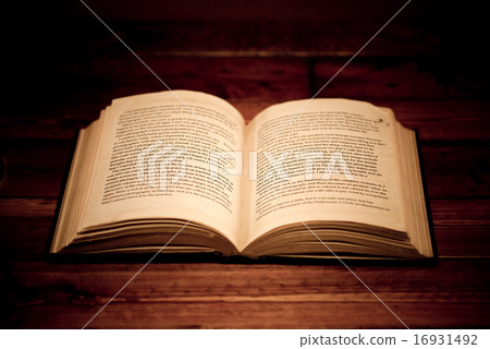 Ancient books in English 16931492