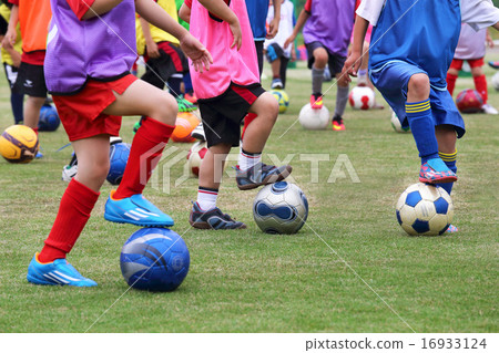 Soccer class, practicing 16933124