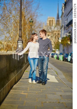 Romantic dating couple in Paris Romantic dating couple in Paris 16934274
