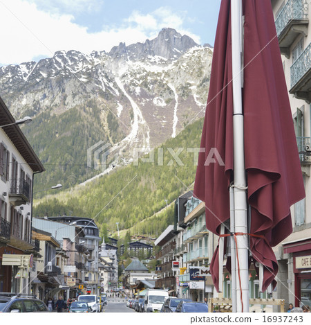 Chamonix town seen from Chamonix station 16937243