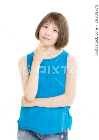 清爽的女孩穿著背心和熱褲 清爽的女孩穿著背心和熱褲 16938973