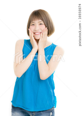 清爽的女孩穿著背心和熱褲 清爽的女孩穿著背心和熱褲 16938974