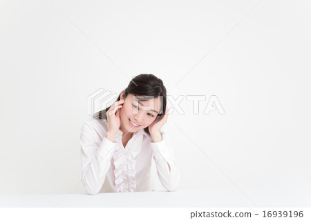 沉溺於OL的少婦 16939196