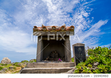 Worship place with a roof at the cape 16940460