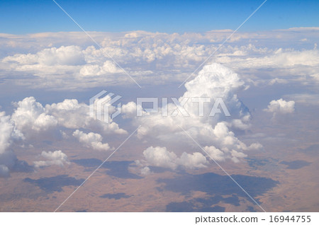 從阿拉伯半島的鳥瞰圖 16944755