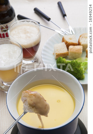 Cheese fondue 16949254