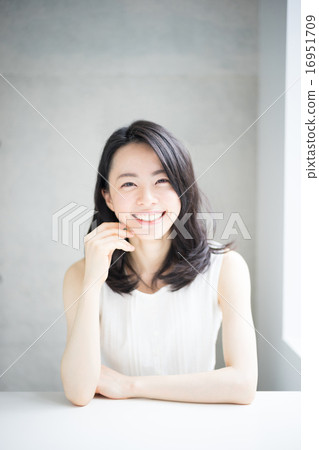 思維的女人 思維的女人 16951709