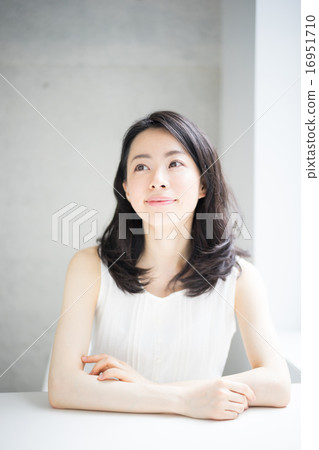 思維的女人 思維的女人 16951710