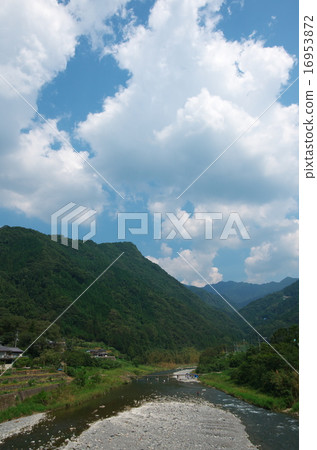 四國和Hanawa河（德島）的山 16953872