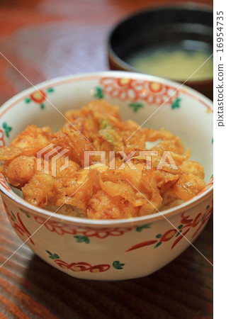 Tasty Kakiege Bowl of Bread 16954735
