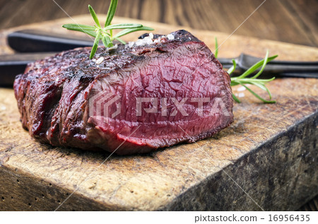 grilled steak 16956435