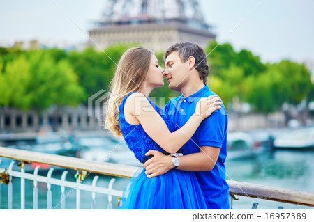 Romantic dating couple in Paris Romantic dating couple in Paris 16957389