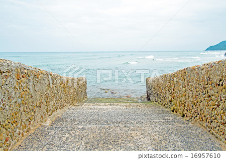 path to the sea 16957610
