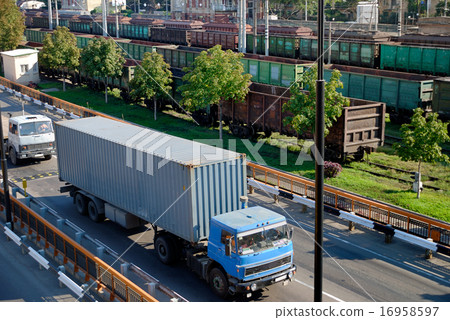 Freight traffic Freight traffic 16958597