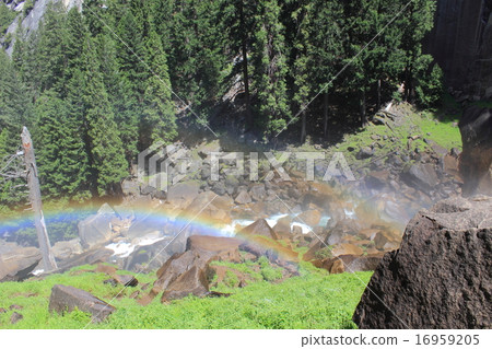 Mist Trail / Yosemite National Park 16959205