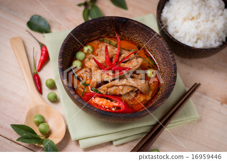 spicy chicken curry with rice,popular Thai food  16959446