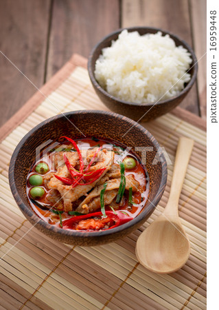 spicy chicken curry with rice,popular Thai food  16959448
