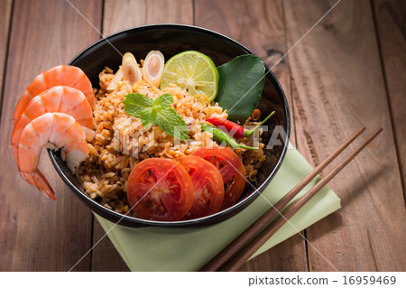 fried rice with shrimp, tom yum flavor, Thai food. 16959469