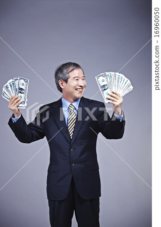 Senior businessman Senior businessman 16960050