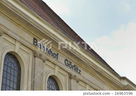 Goerlitz station building 16963596