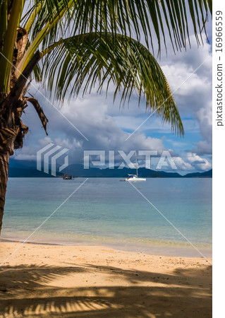 hide-away beach Koh-Chang 16966559