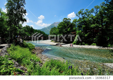 Kamikochi Kappa橋與長野縣夏天和Yakedake 16968317