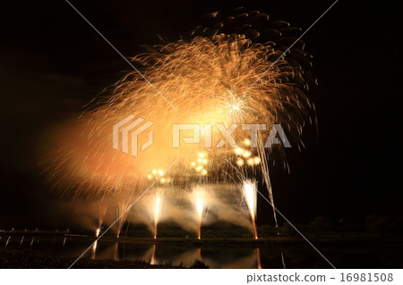 岩手縣北上市北上道見表演藝術節煙花匯演 16981508