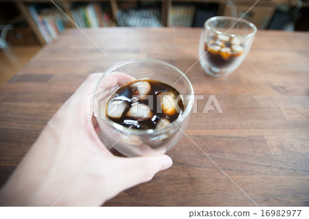 Ice coffee in the living room 16982977