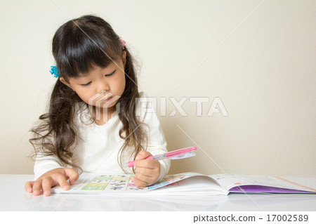 學習的女孩 17002589