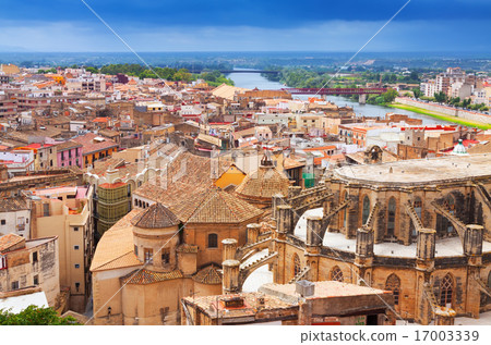 general view of Tortosa with Cathedral 17003339